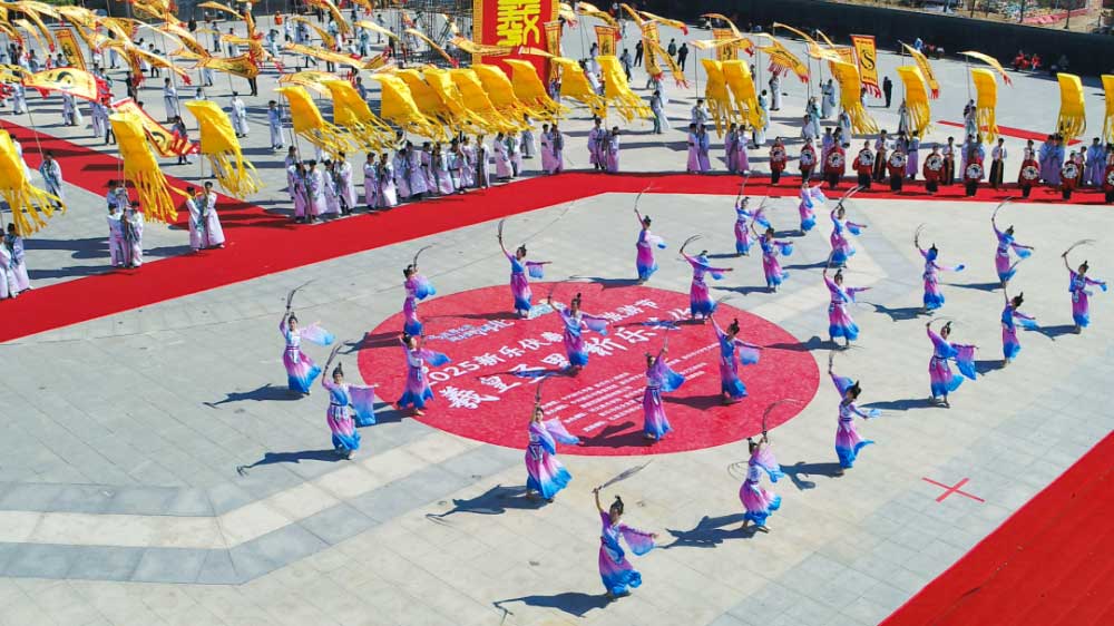 2025新樂伏羲文化旅游節(jié)現(xiàn)場(chǎng)節(jié)目.jpg
